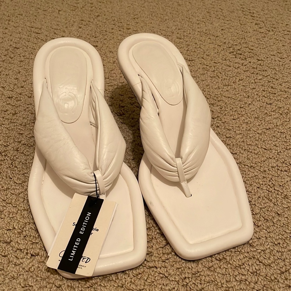 Mango white flip flop leather heels size 40